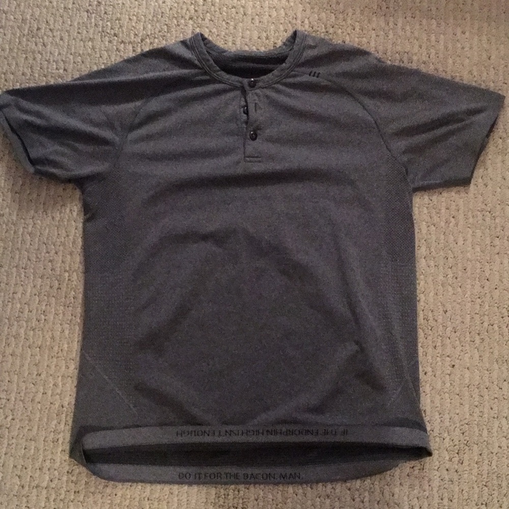 Men’s Lululemon Metal Vent Henley T-Shirt